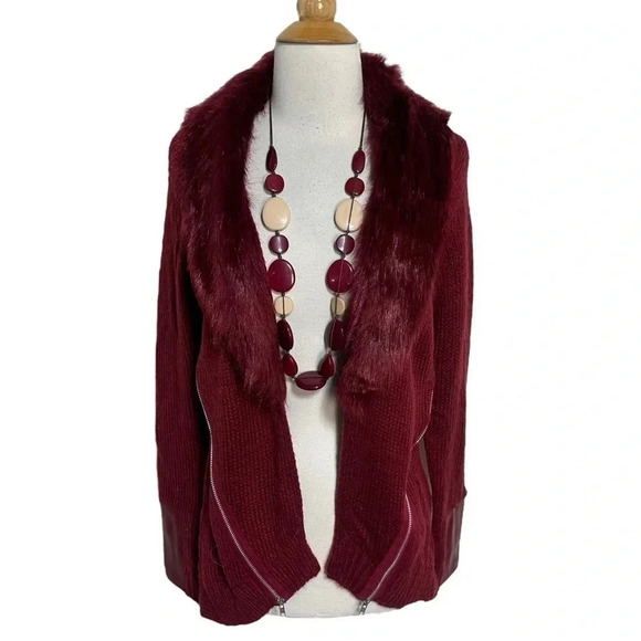 Venus M chic‎ red cardigan with faux fur collar & zipper accents - Picture 1 of 7